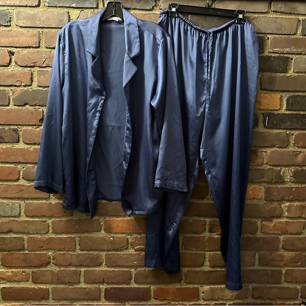 VTG Victoria Secret satin lounge pj set